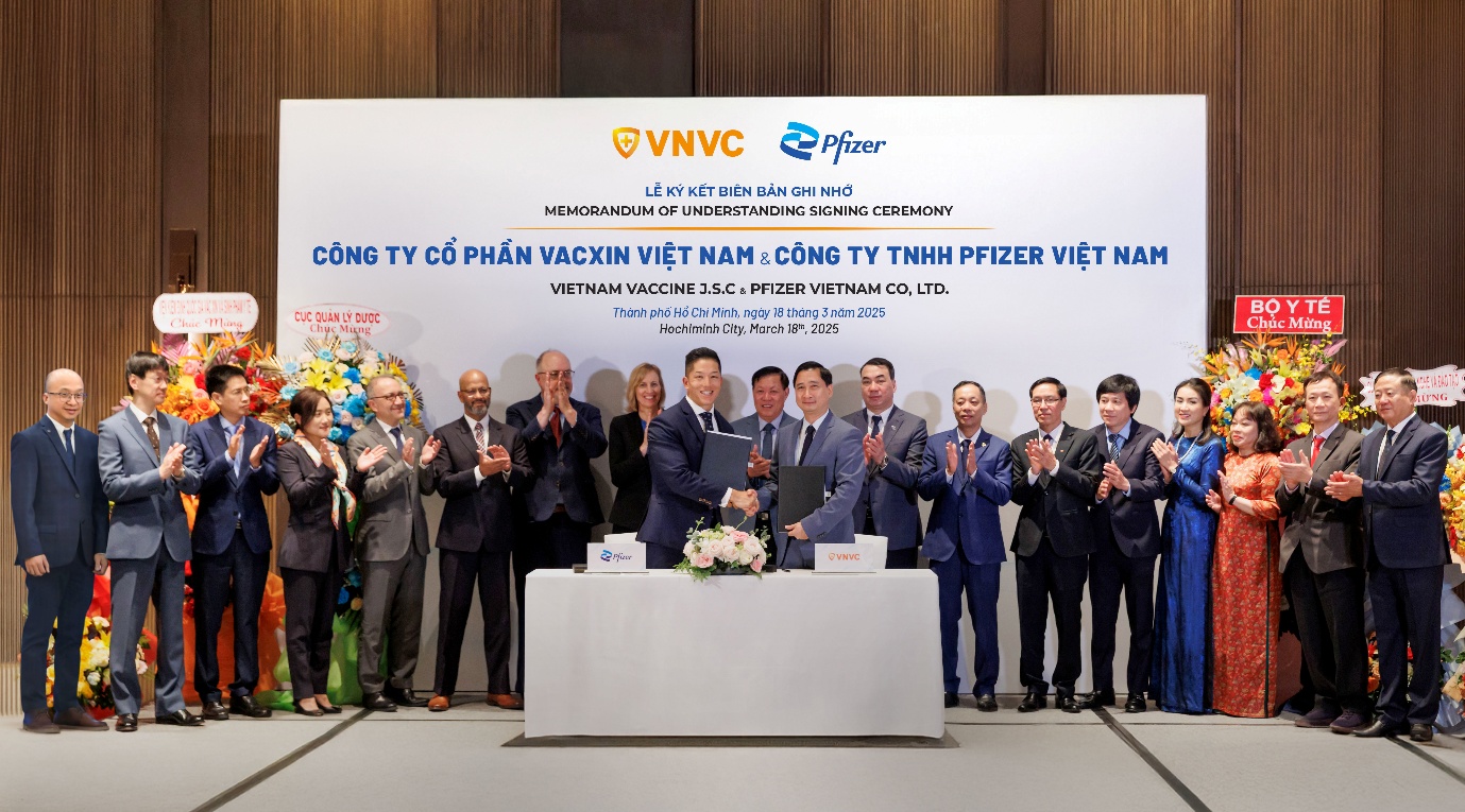 Vnvc Và Pfizer Ký Hợp Tác Chia Sẻ Kiến Thức Sản Xuất Vắc Xin Tại Việt 