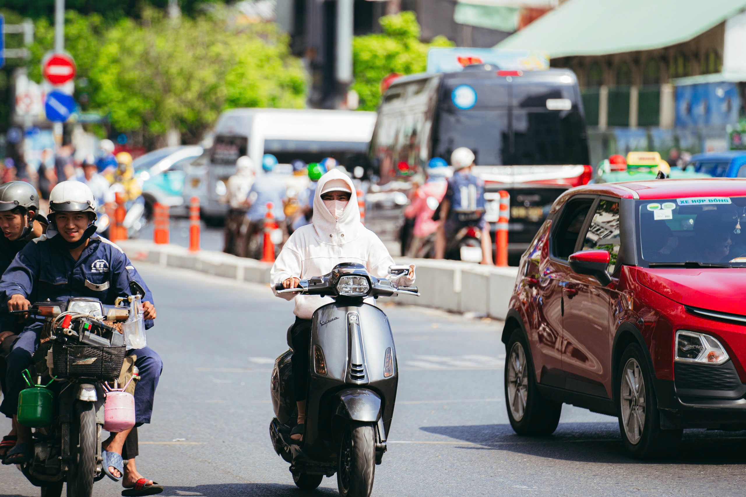 Thời tiết hôm nay 20-3: Nam Bộ nắng nóng, nhiệt độ hơn 36 độ C - Ảnh 1.