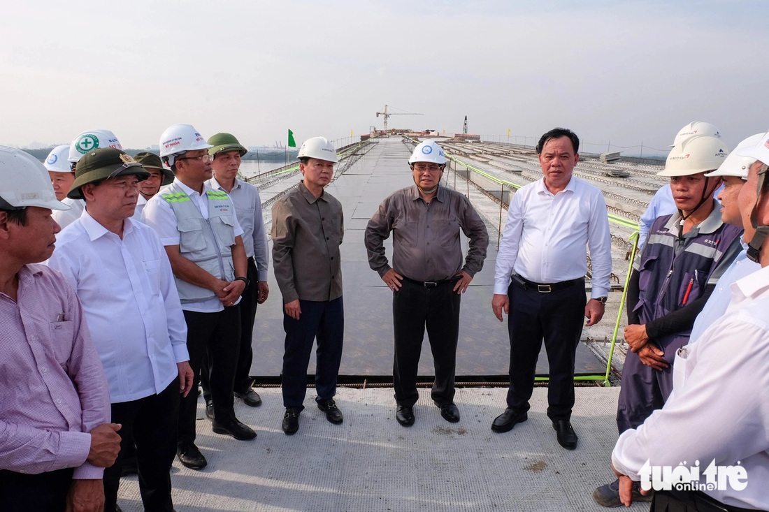 Thủ tướng yêu cầu sớm khởi công loạt dự án kết nối Đông Nam Bộ, Tây nguyên - Ảnh 1.