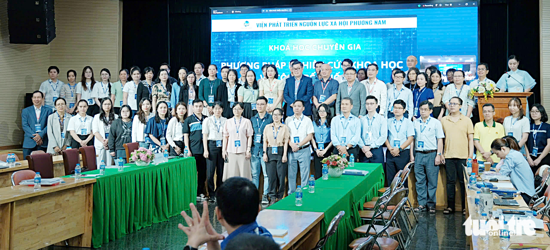 グエン・ヴァン・トゥアン教授:才能のある人を招待するよりも、適切な人を招待する方がよい - 写真 2。 Giáo sư Nguyễn Văn Tuấn: Mời đúng người hơn là mời người tài - Ảnh 3.