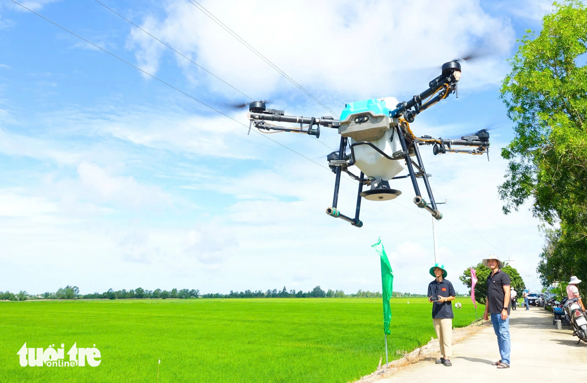 Bộ Quốc phòng đề xuất người có nồng độ cồn không được bay drone - Ảnh 1.