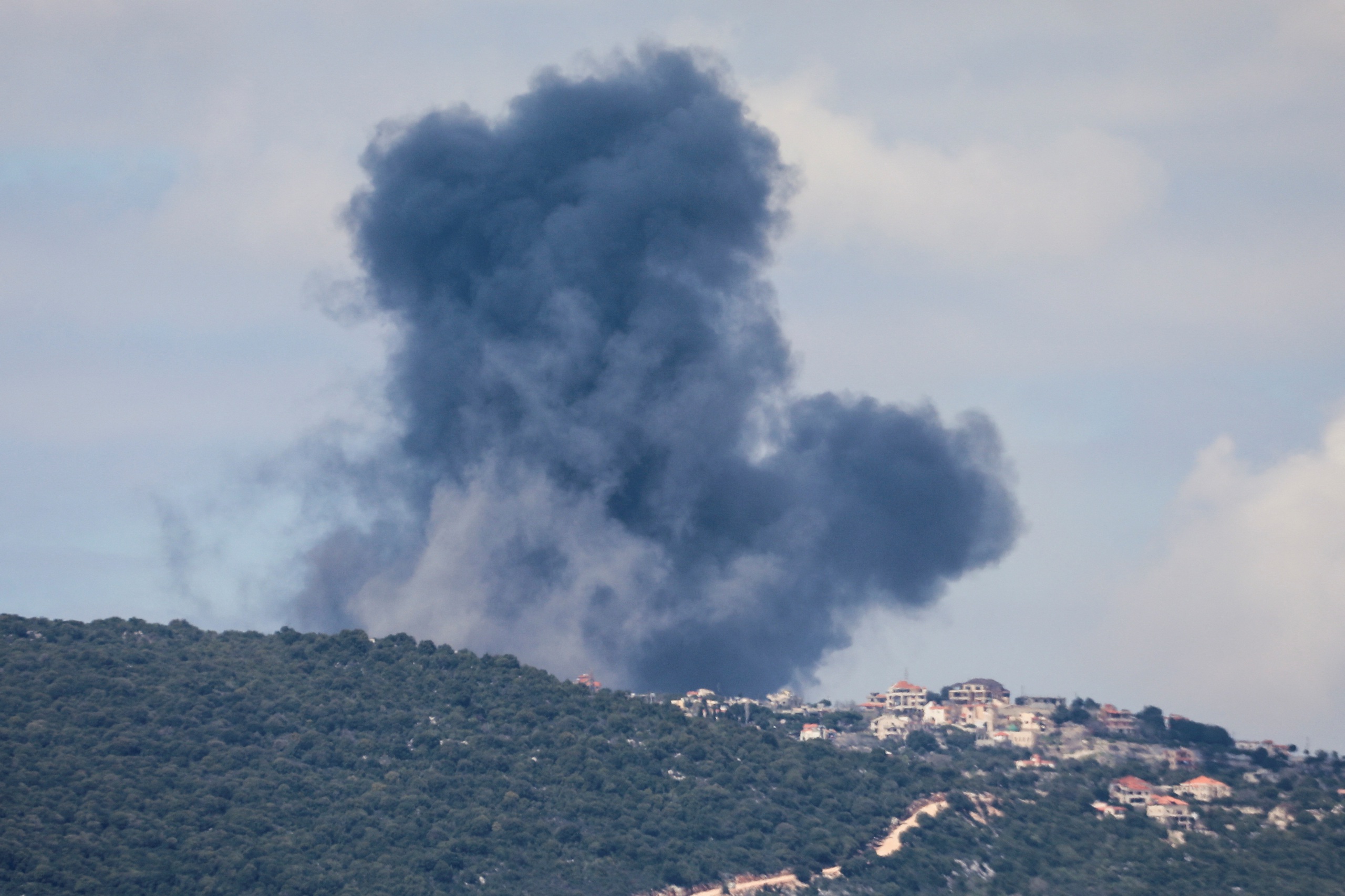 Biên giới Israel - Lebanon nóng vì rocket, thỏa thuận ngừng bắn lung lay - Ảnh 1.