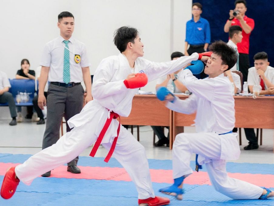 Khẳng định sức trẻ qua rèn thể lực, luyện kỹ năng - Ảnh 4. Khẳng định sức trẻ qua rèn thể lực, luyện kỹ năng - Ảnh 4.