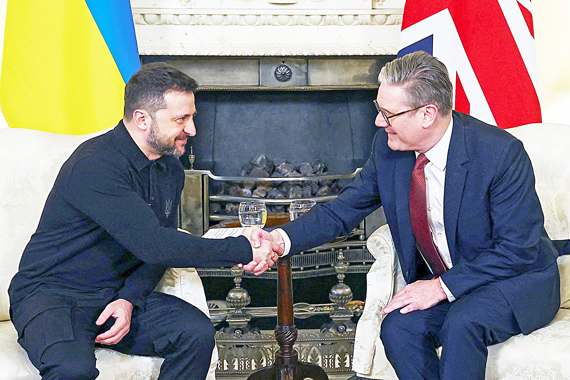 Khi quan hệ Mỹ và châu Âu 'tan hàng' - Ảnh 1.