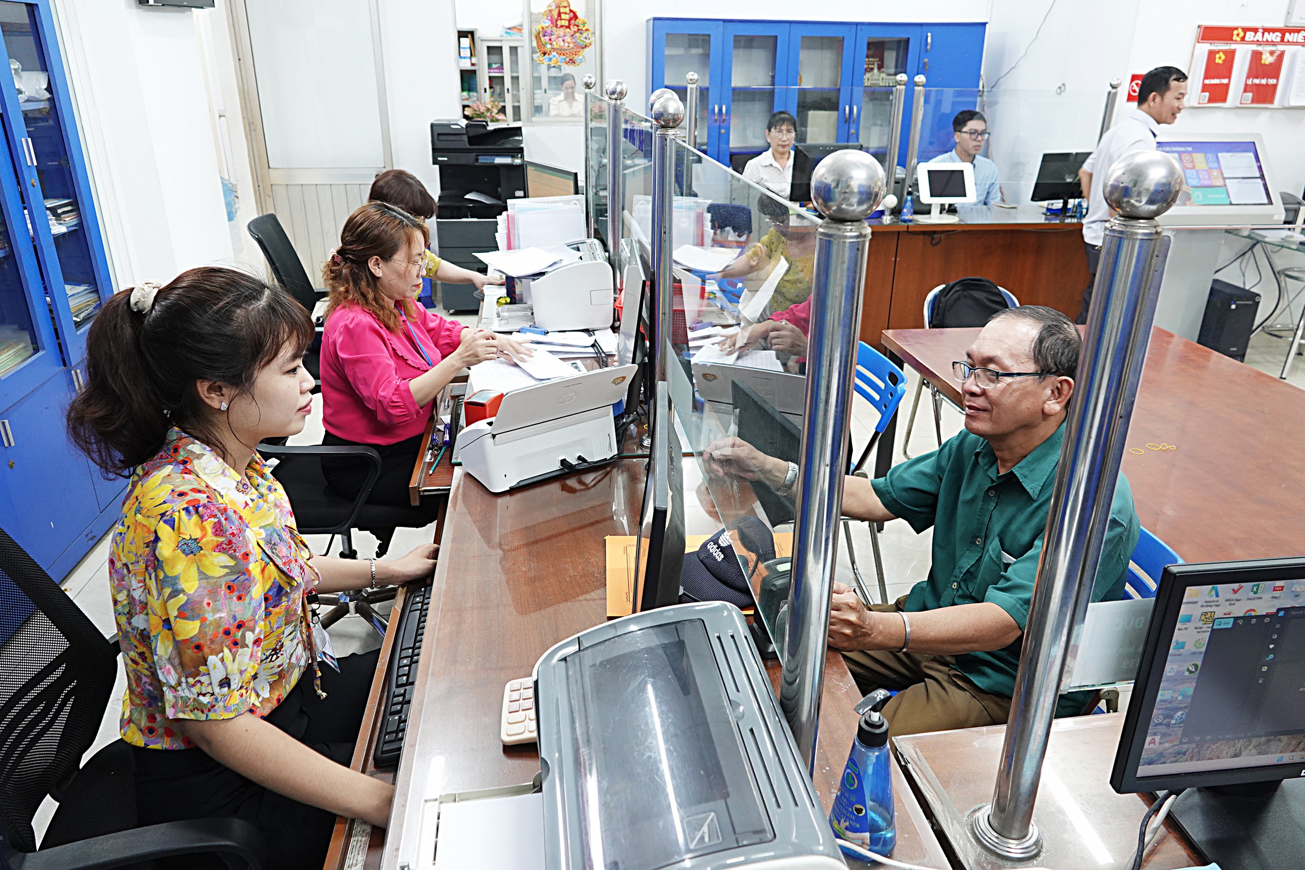 Sửa Hiến pháp để cải cách bộ máy - Ảnh 3.