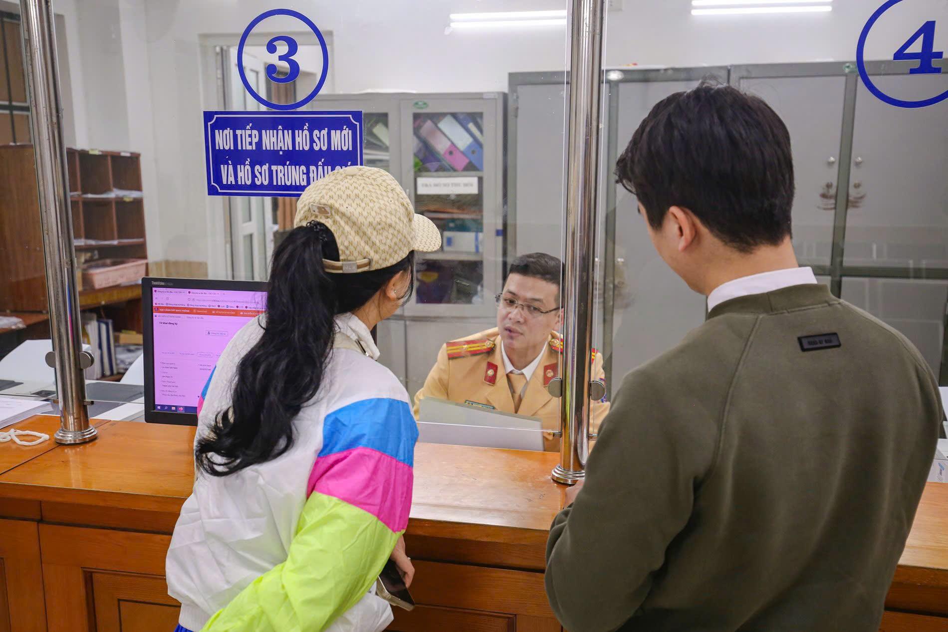12 địa điểm công an phường tại nội thành Hà Nội được cấp biển số xe máy - Ảnh 1.