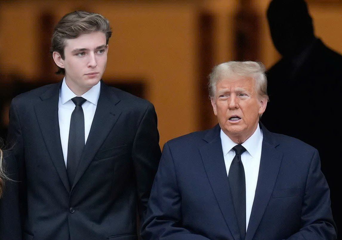 Vì sao con trai út ông Trump cao hơn 2 mét? - Ảnh 1.