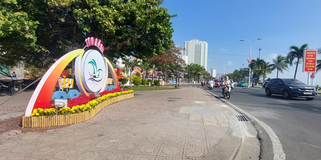 Hoãn trả tiền trợ cấp xã hội ở TP Nha Trang do liên quan sắp xếp bộ máy - Ảnh 1.