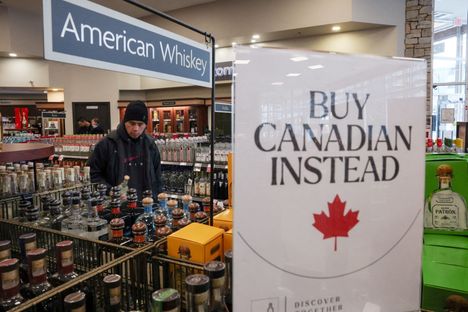 Dân Canada tẩy chay hàng Mỹ, ưu tiên hàng quốc nội dù giá cao - Ảnh 1. Dân Canada tẩy chay hàng Mỹ, ưu tiên hàng quốc nội dù giá cao - Ảnh 1.