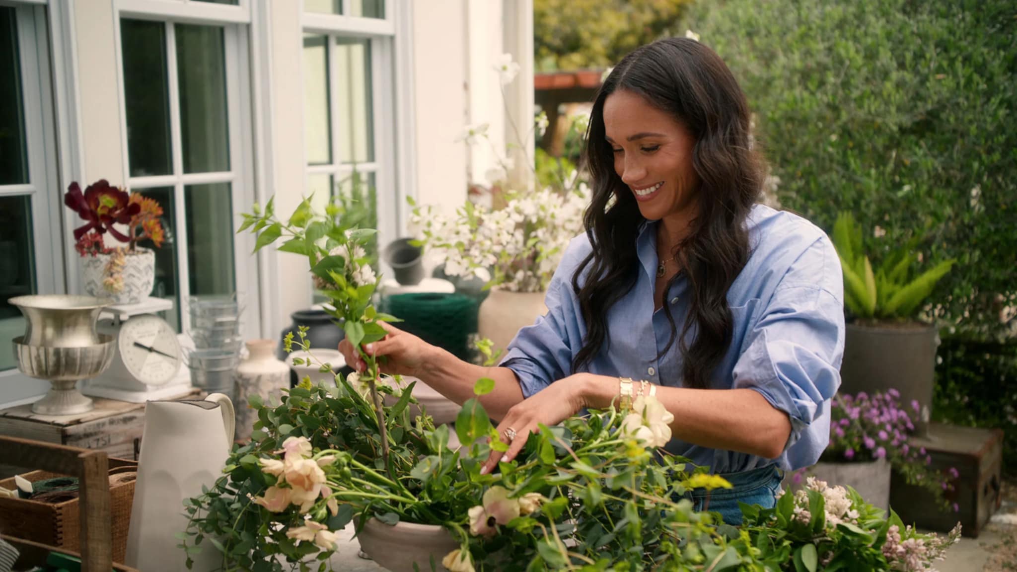 Bộ tứ báo thủ của Trấn Thành chiếu ở 12 nước; Meghan Markle mỉa mai cuộc sống hoàng gia - Ảnh 2. Bộ tứ báo thủ của Trấn Thành chiếu ở 12 nước; Meghan Markle mỉa mai cuộc sống hoàng gia - Ảnh 2.