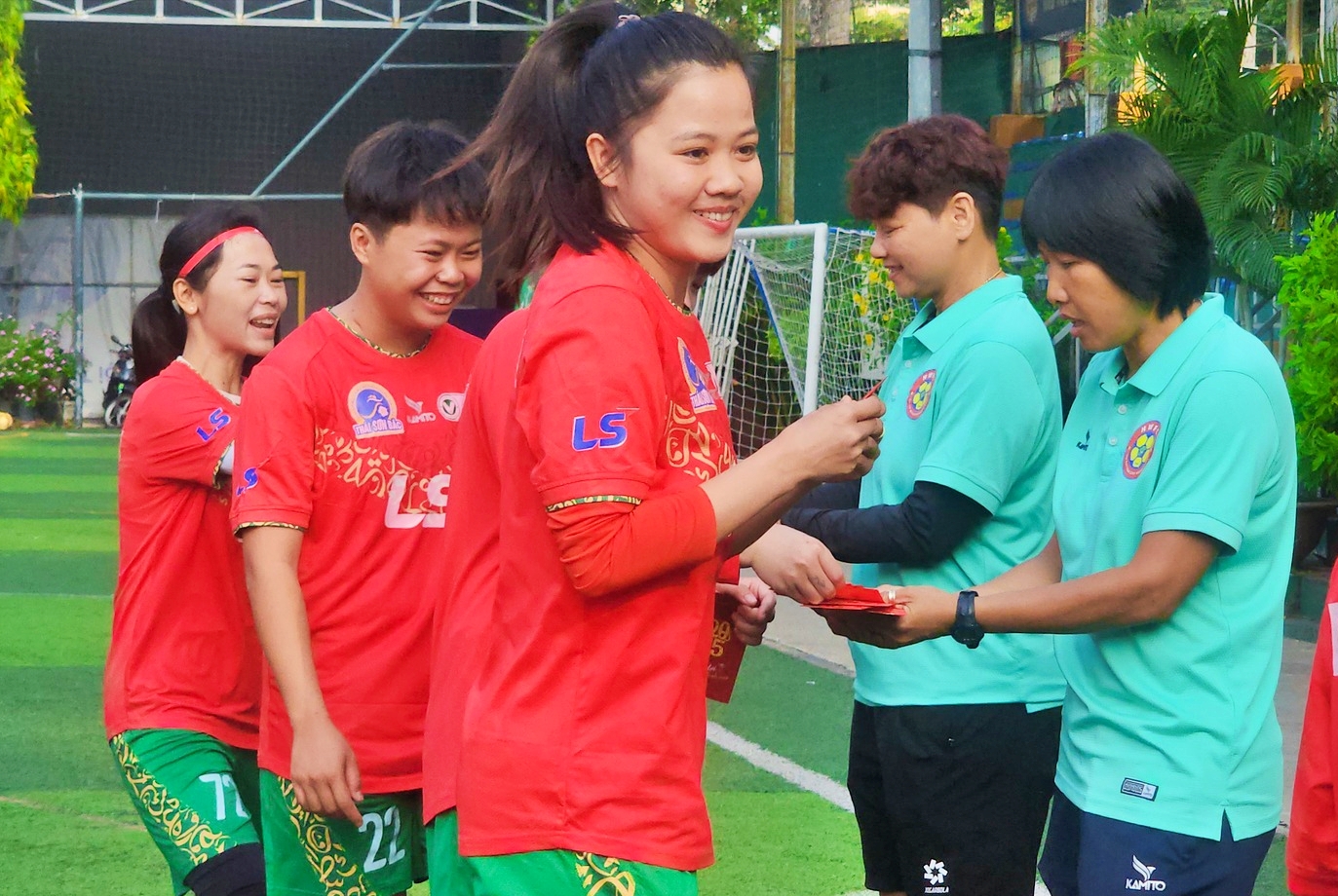 CLB nữ TP.HCM có thể tăng cường thêm 2 Việt kiều - Ảnh 3.