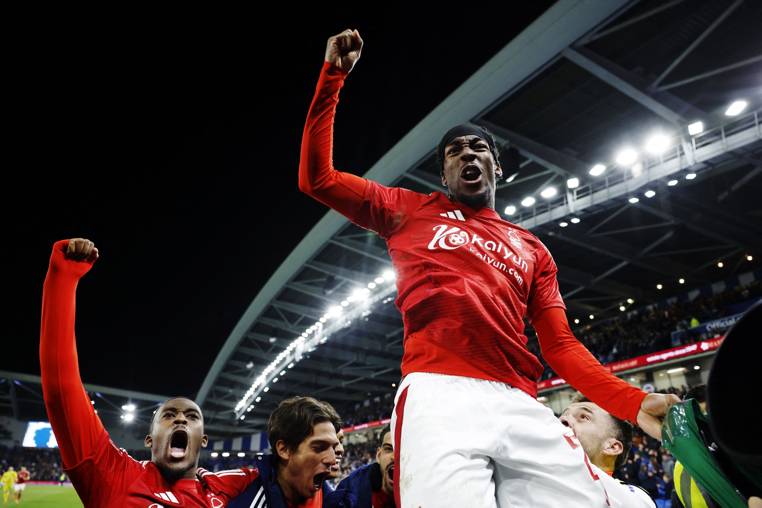 น็อตติ้งแฮม ฟอเรสต์ จะผจญภัยไปที่ไหน? - ภาพที่ 1 Nottingham Forest - Ảnh 1.