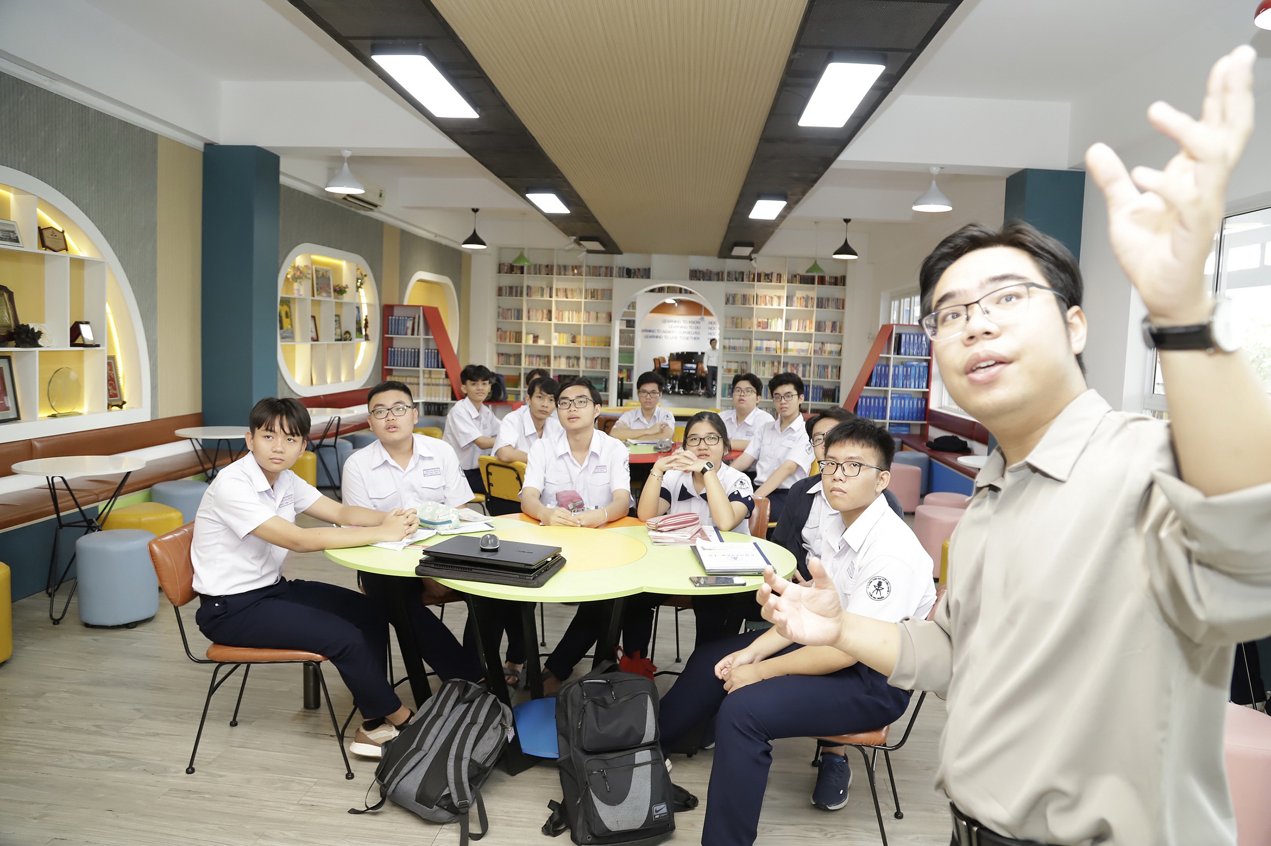 Sau khi có kết quả khảo sát tiếng Anh, giáo viên có phải đi học? - Ảnh 1. khảo sát năng lực tiếng Anh - Ảnh 1.