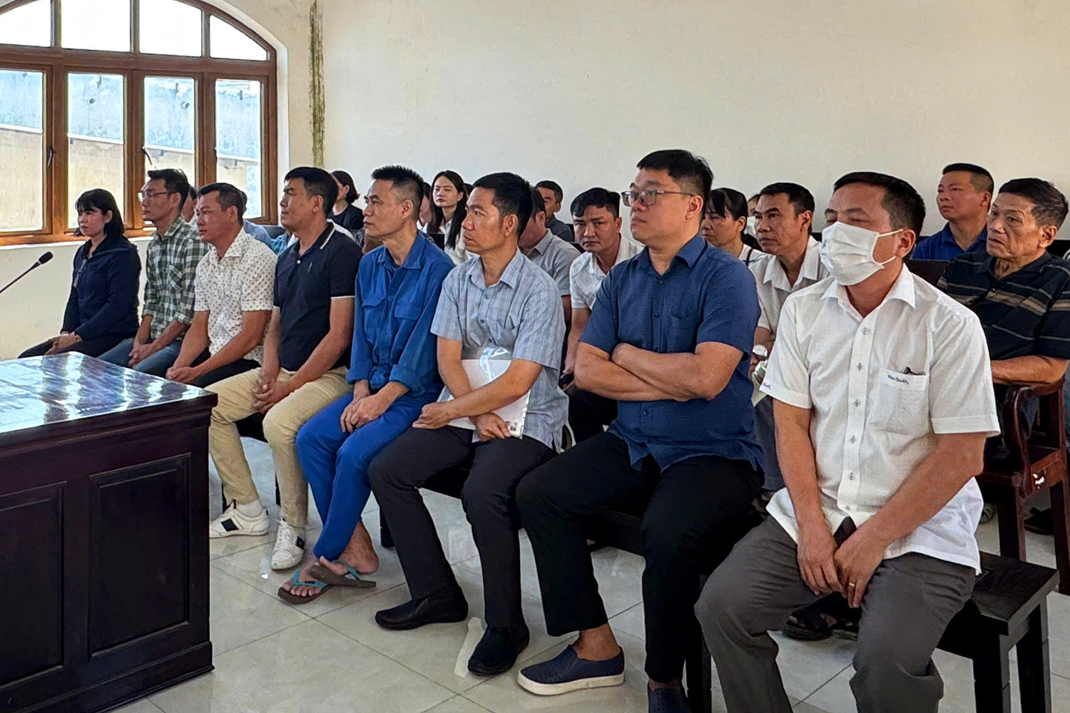 Cựu lãnh đạo Trung tâm Đăng kiểm Đồng Nai cùng thuộc cấp hầu tòa - Ảnh 1.
