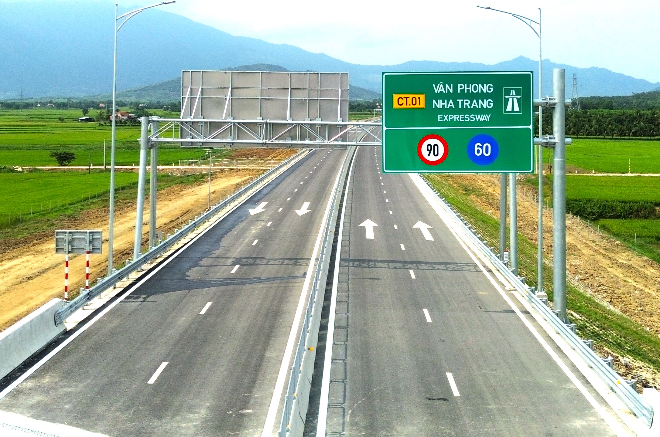 Khai thác 70km cao tốc Vân Phong - Nha Trang vào ngày 19-4: Thông suốt từ TP.HCM đến Vạn Giã - Ảnh 1. cao tốc - Ảnh 1.