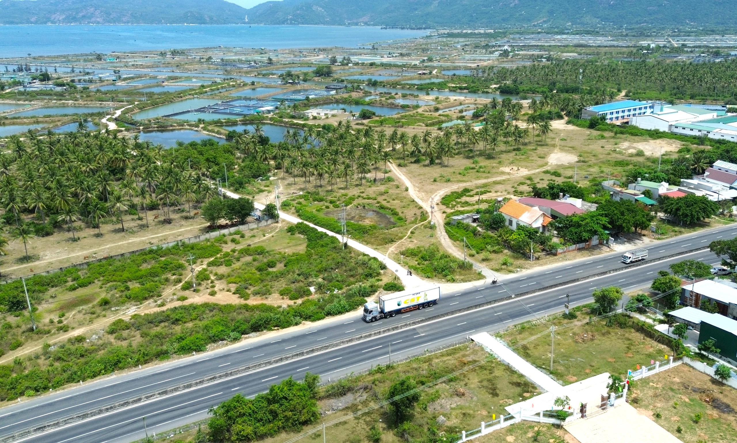 Dự kiến sáp nhập Khánh Hòa - Ninh Thuận: Cán bộ mong muốn được tạo điều kiện để cống hiến - Ảnh 2. sáp nhập - Ảnh 2.