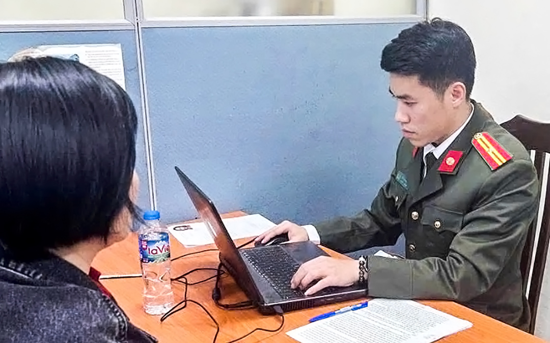 Xử phạt người phụ nữ livestream sai sự thật tại điểm cấp đổi bằng lái - Ảnh 1. giấy phép lái xe - Ảnh 1.