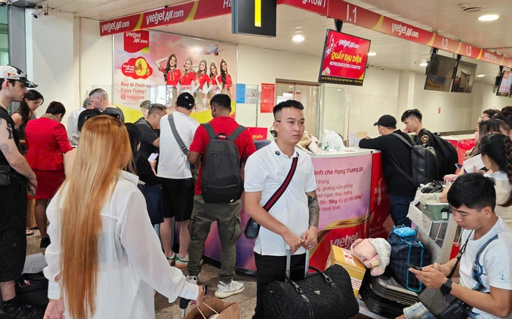 Vietnam ministry proposes meals for passengers on flights delayed 2 hours or more  - Ảnh 1.