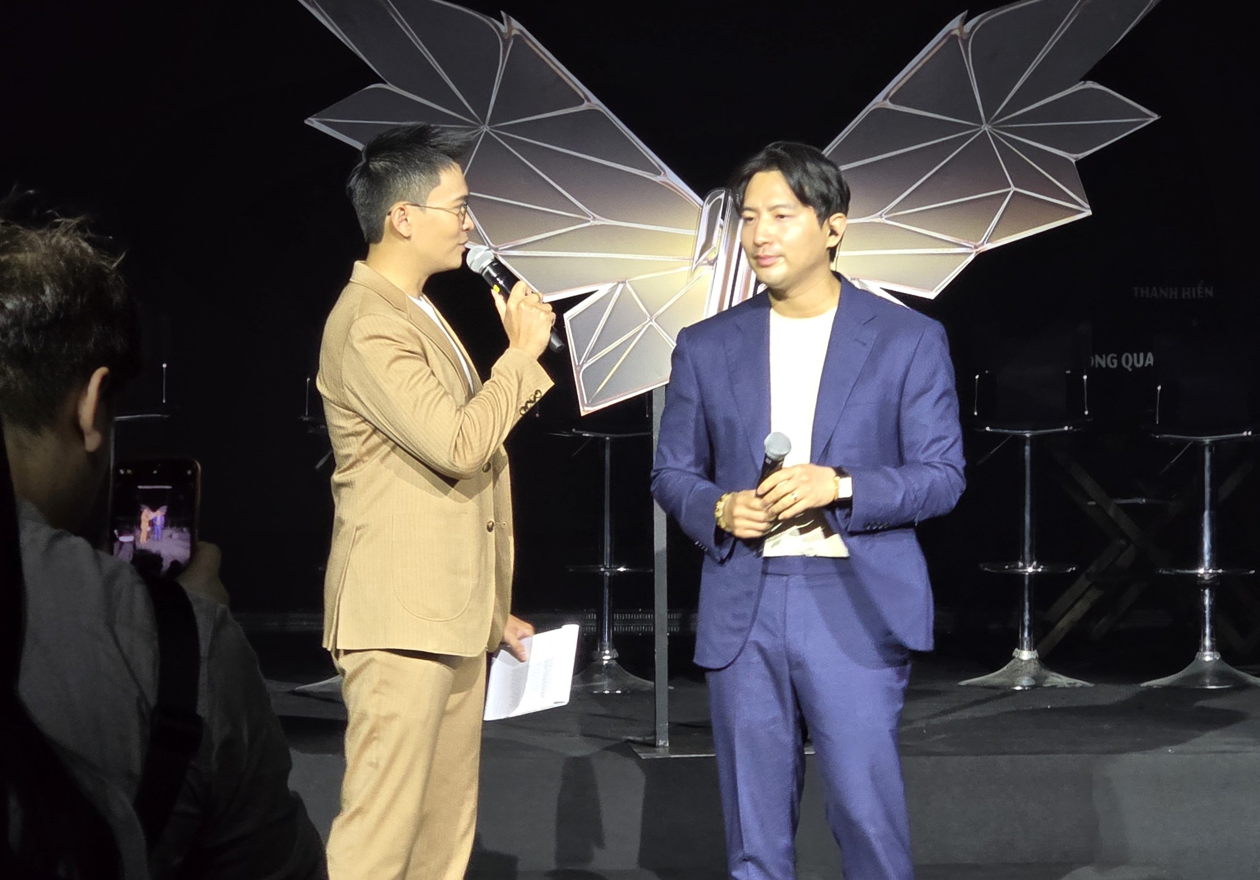 Der Bildschirm explodiert auf der Suche nach Talenten - Foto 3. Em xinh say hi - Ảnh 4.