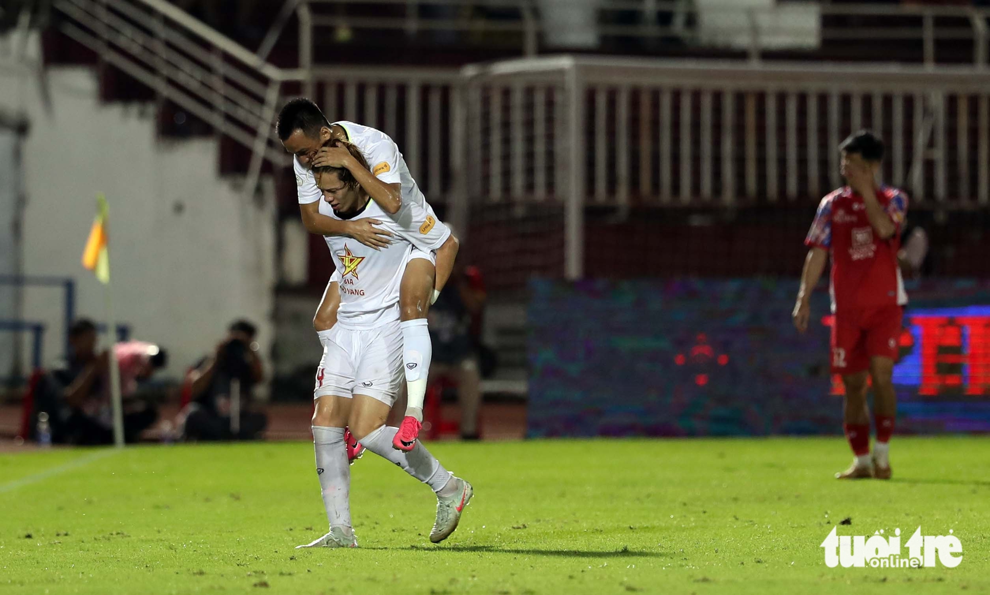 CLB TP.HCM thua trên sân Thống Nhất - Ảnh 2.