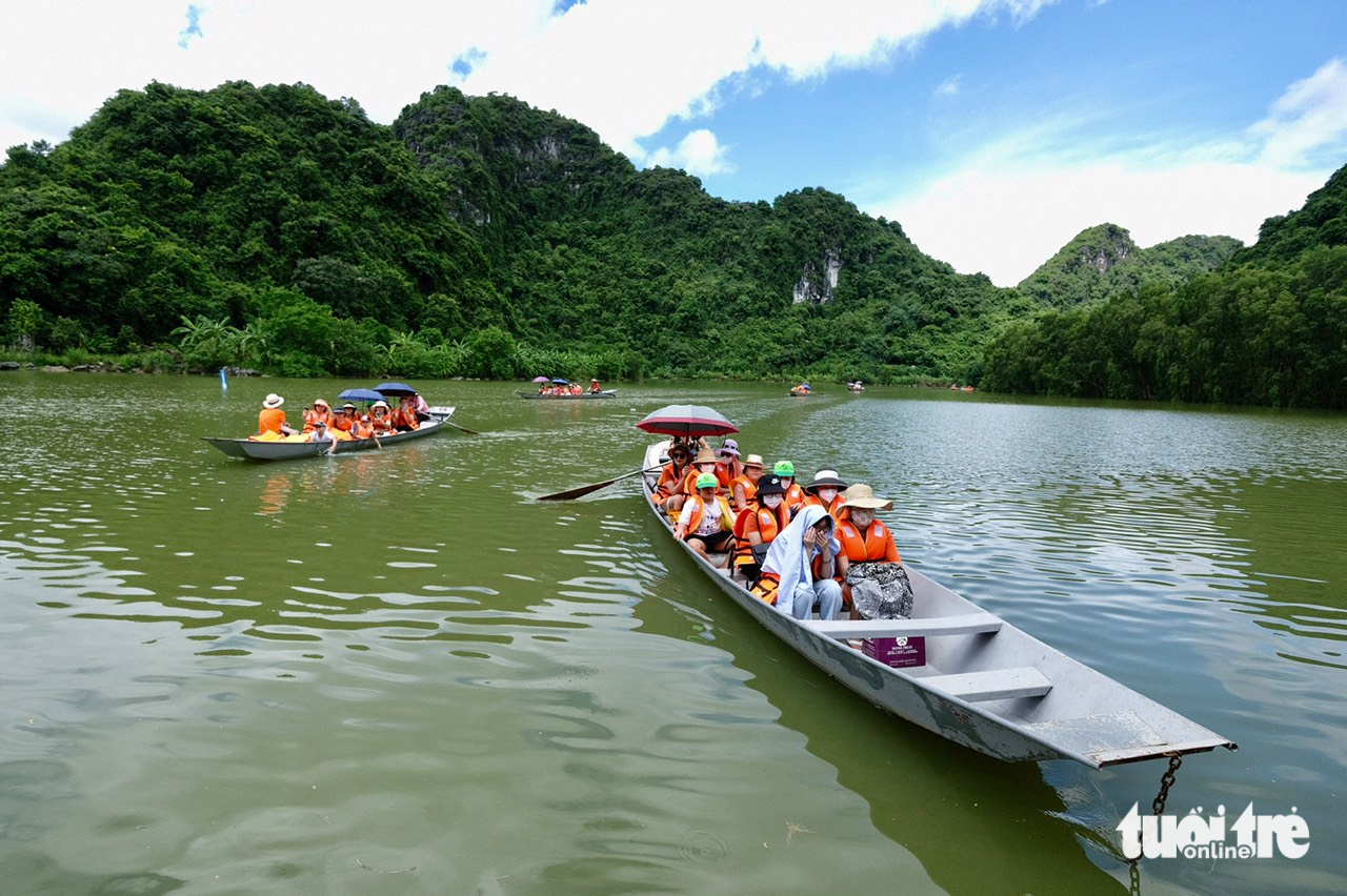 Sa Pa a Ninh Binh jsou plně obsazené během svátku 30. dubna - Foto 2. lễ 30-4 - Ảnh 2.