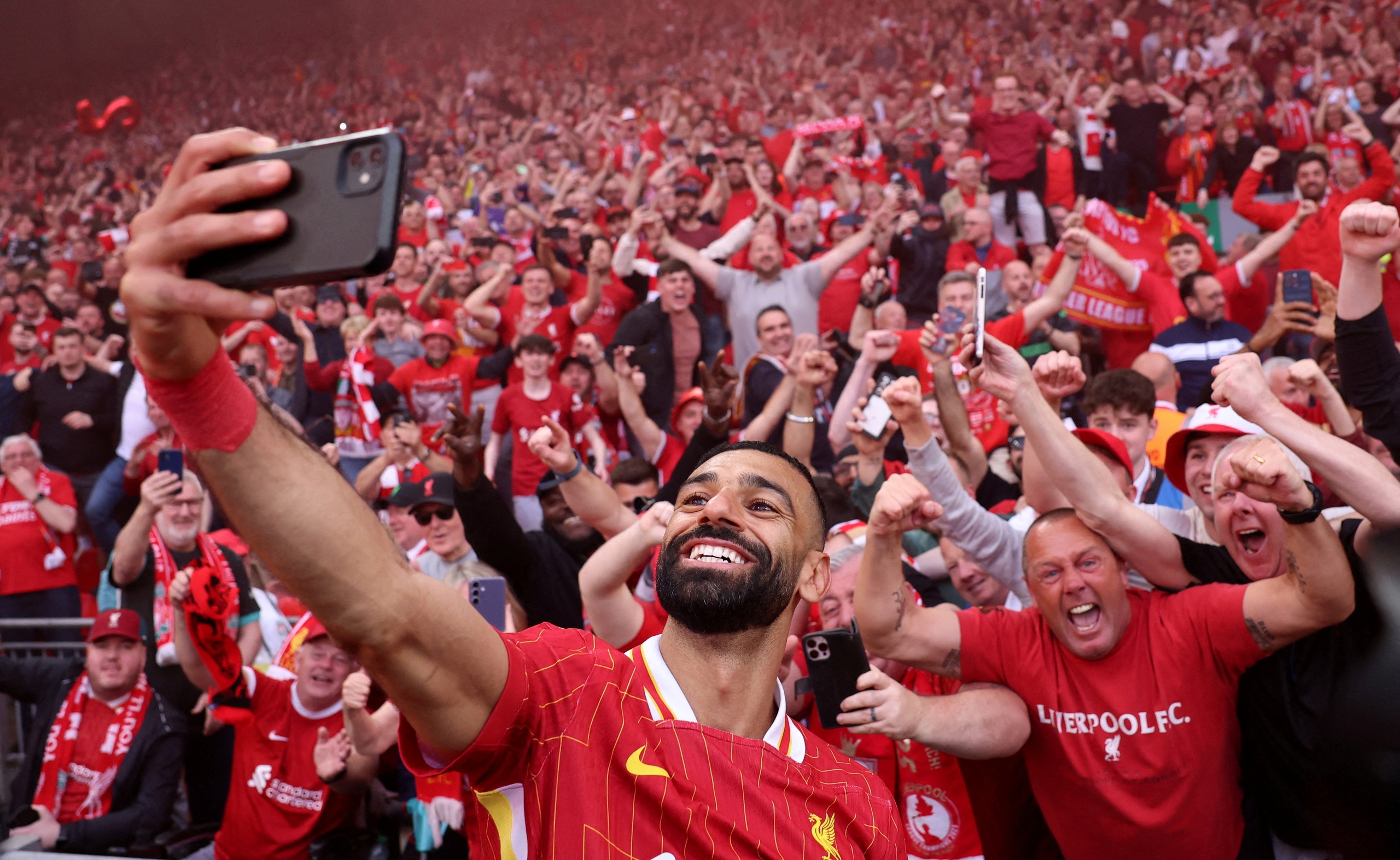 Huyền thoại Man United thừa nhận Liverpool vĩ đại nhất bóng đá Anh