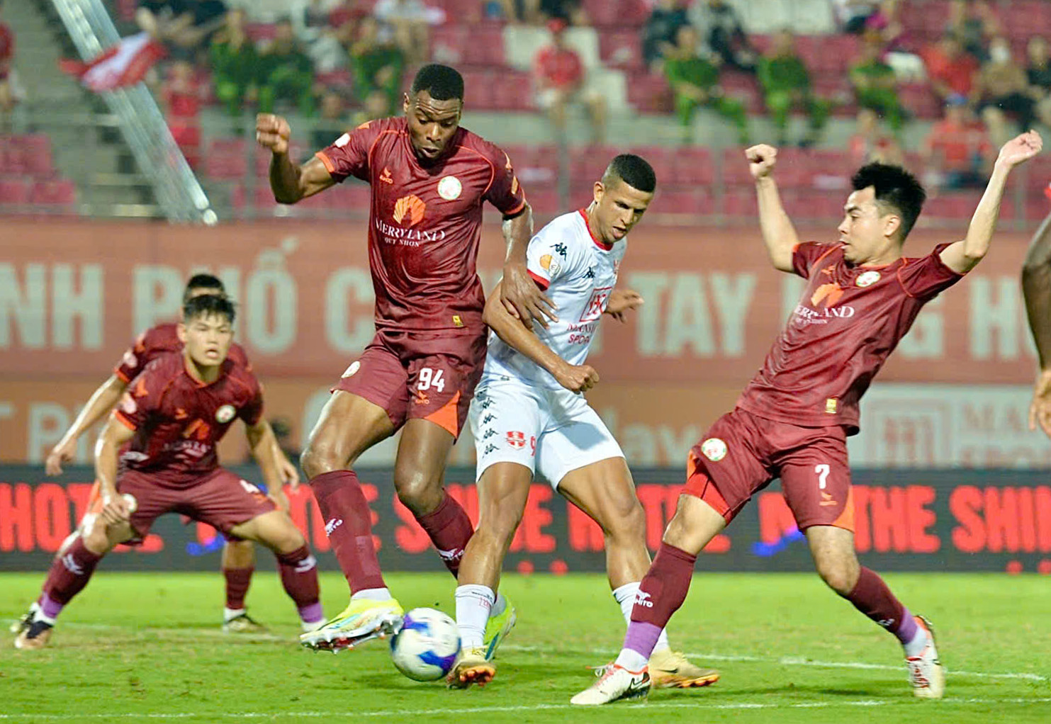 đua trụ hạng - Ảnh 2.