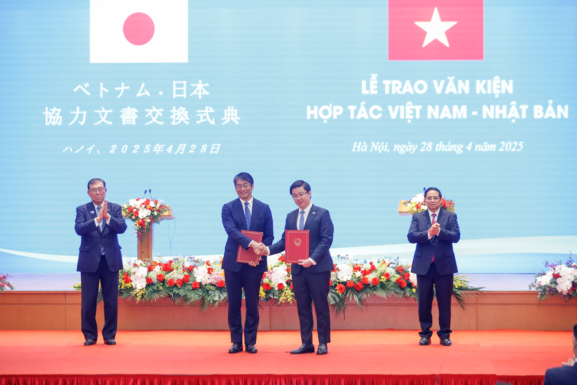 Thủ tướng Việt Nam và Nhật Bản xác định trụ cột mới của quan hệ song phương - Ảnh 4.