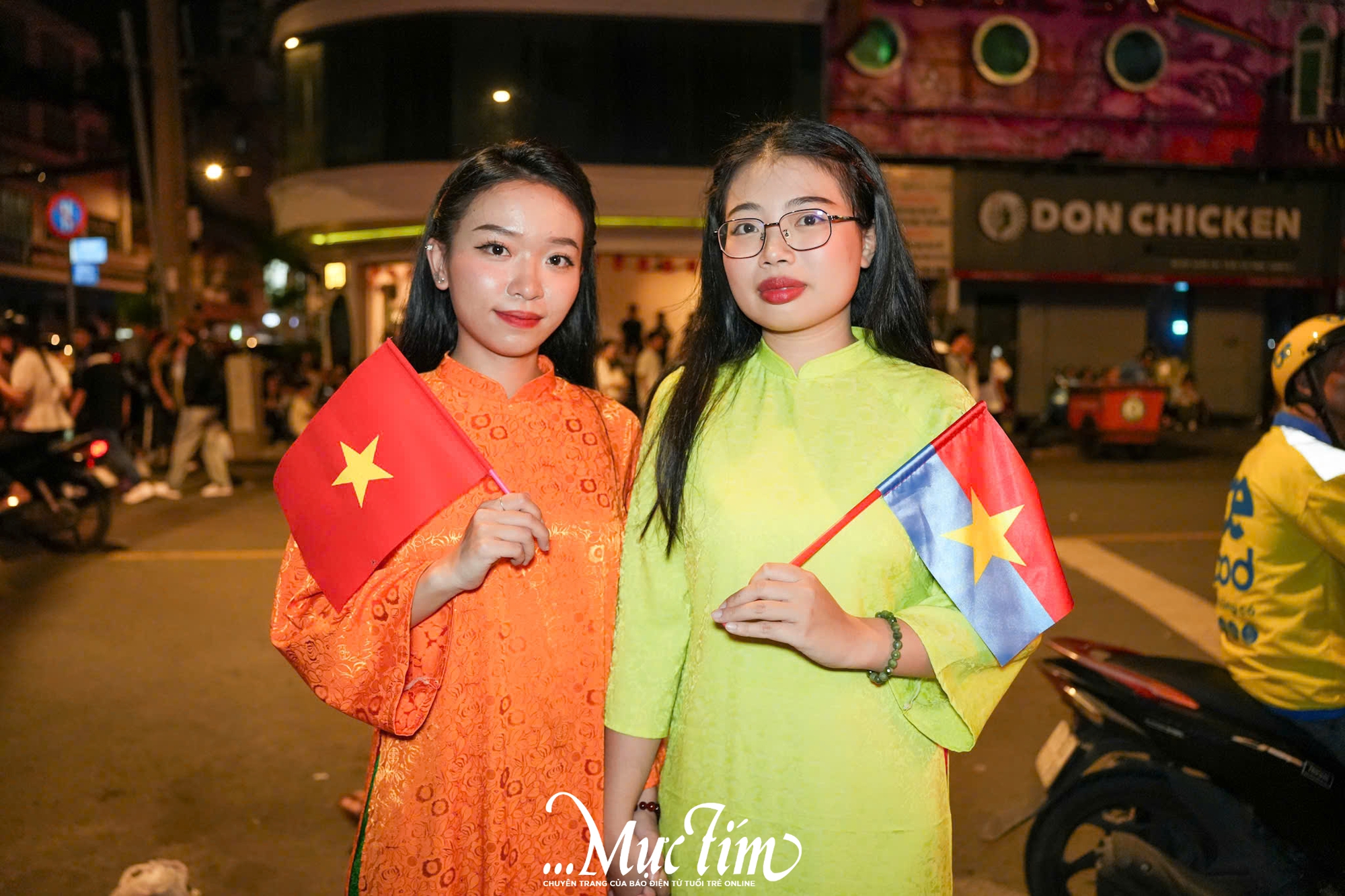 Người dân thức trắng đêm chờ xem diễu binh, diễu hành - Ảnh 2.