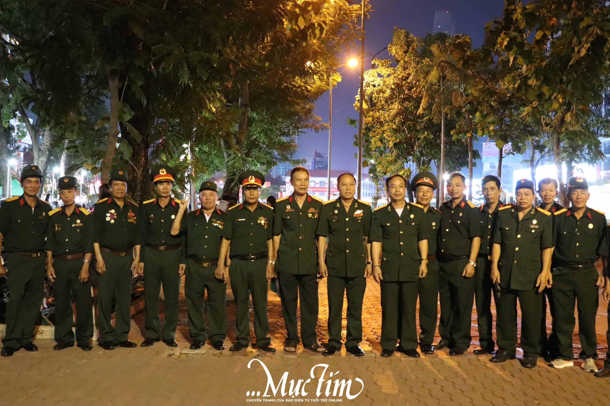 Bạn trẻ xúc động khi gặp gỡ cựu chiến binh trước thềm đại lễ 30-4- Ảnh 3.