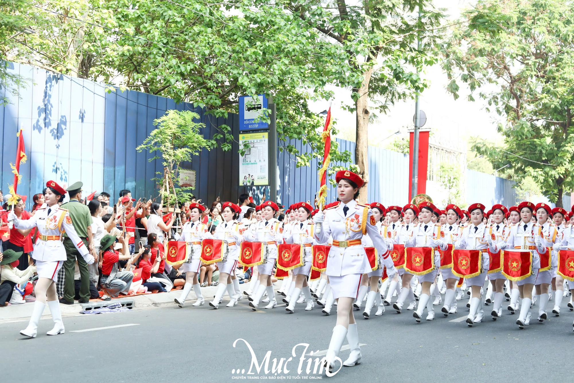 Trang trọng, khí thế trong lễ diễu binh, diễu hành 30-4 tại TP.HCM- Ảnh 8.