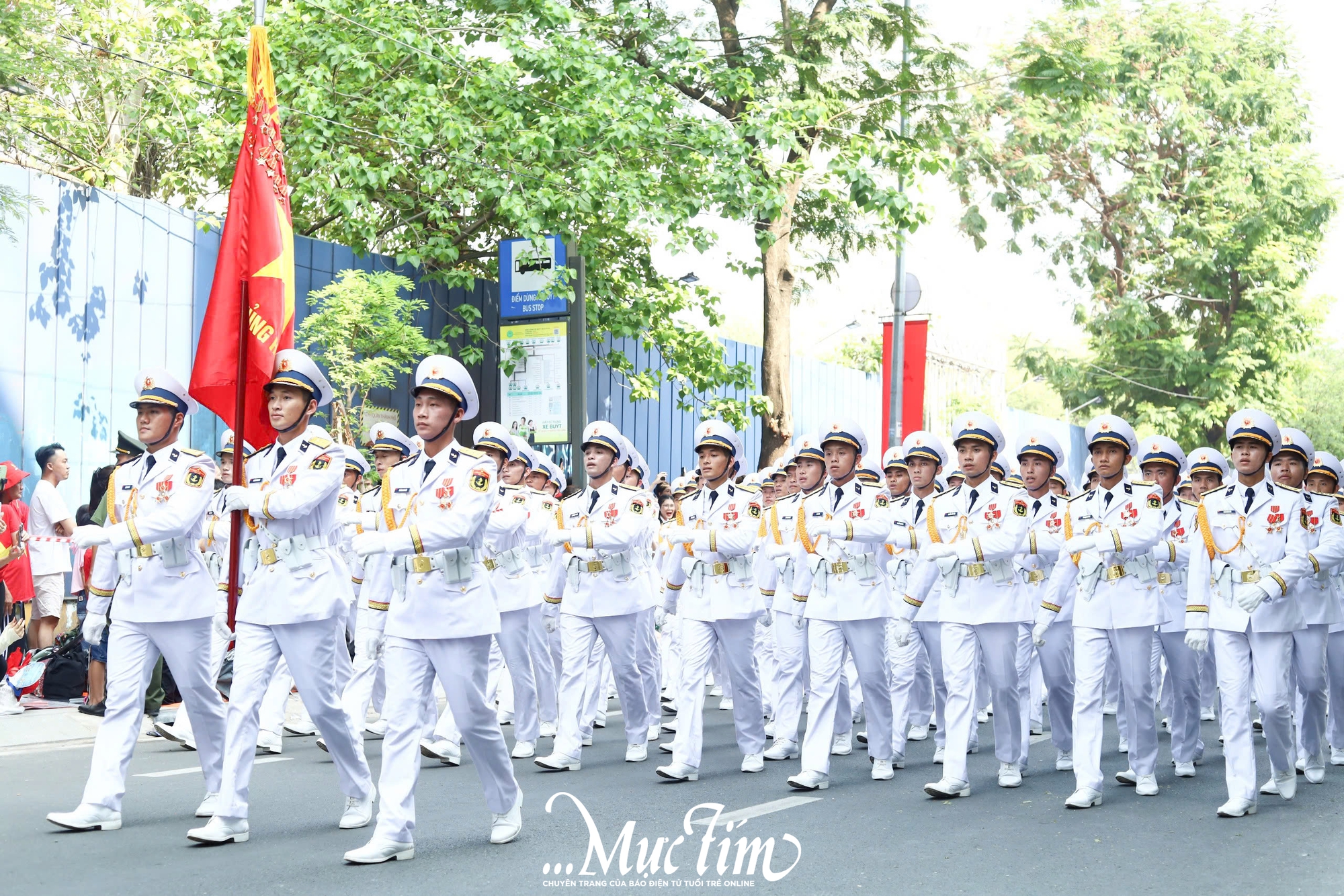 Trang trọng, khí thế trong lễ diễu binh, diễu hành 30-4 tại TP.HCM- Ảnh 12.
