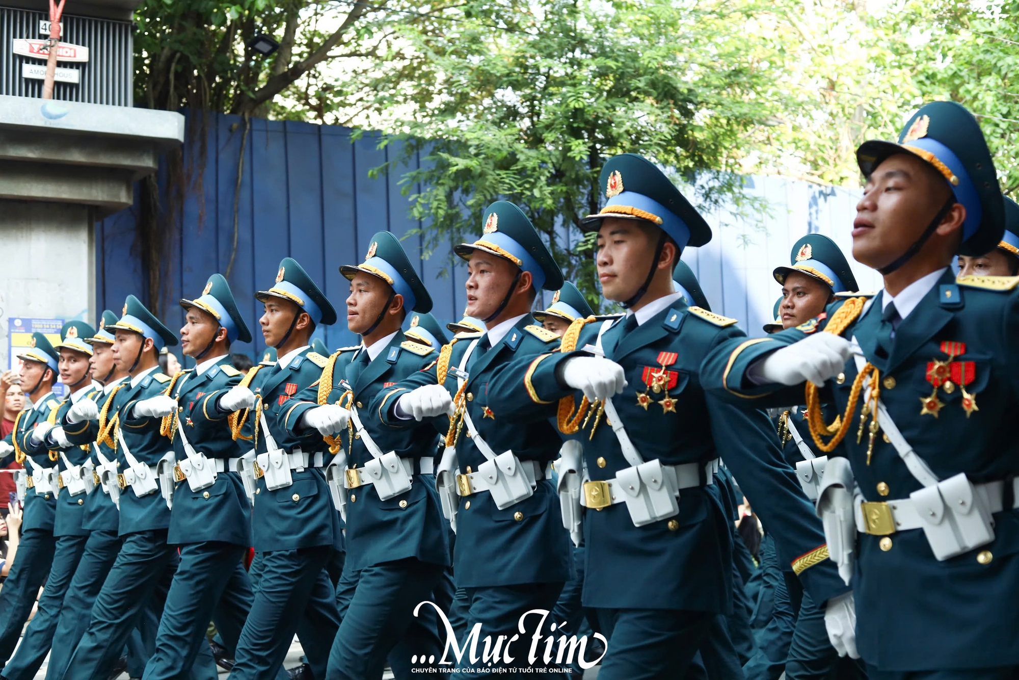 Trang trọng, khí thế trong lễ diễu binh, diễu hành 30-4 tại TP.HCM- Ảnh 13.