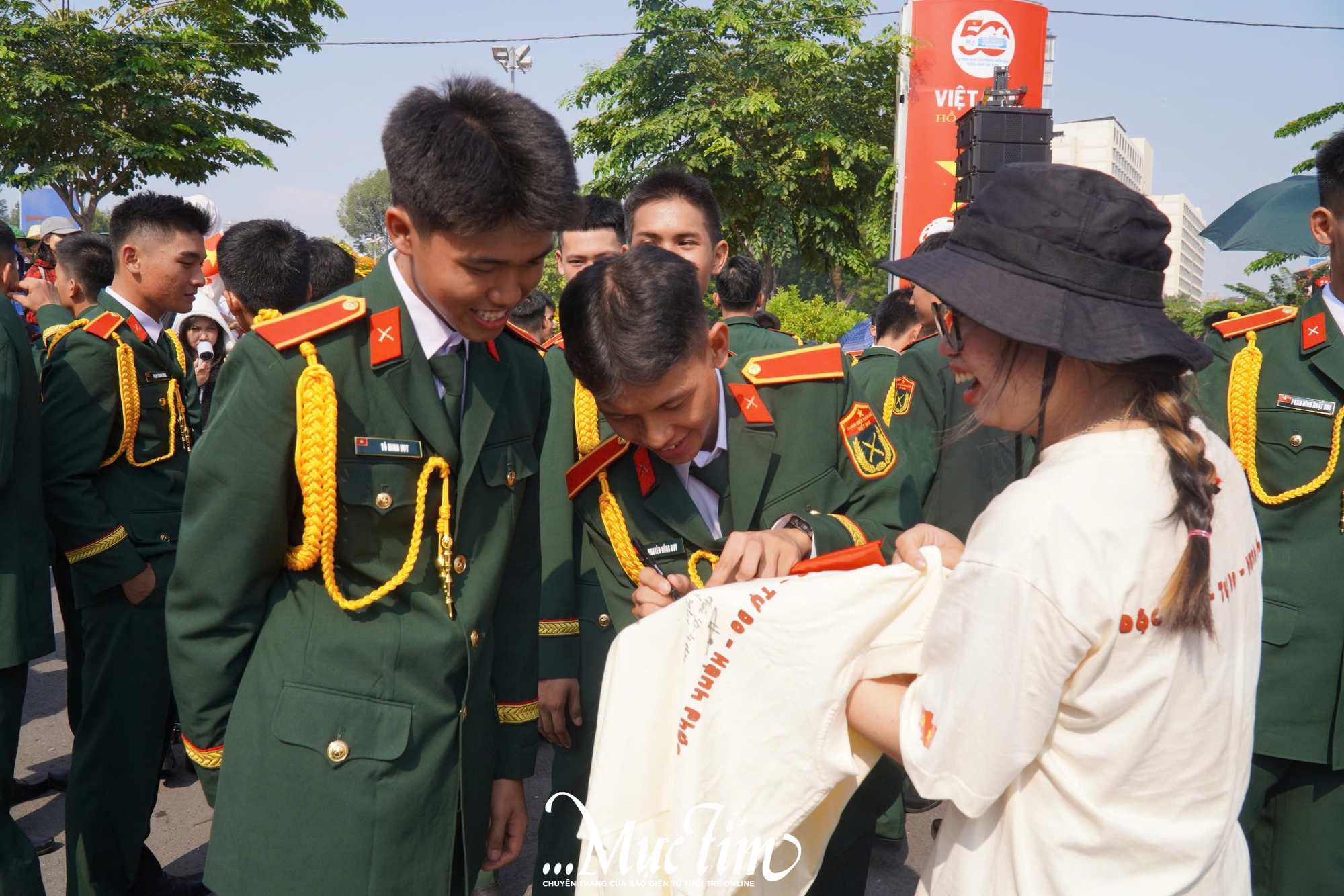 Trang trọng, khí thế trong lễ diễu binh, diễu hành 30-4 tại TP.HCM- Ảnh 30.