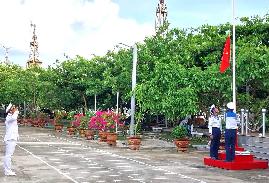 Từ đảo xa, cán bộ chiến sĩ hướng về Lễ kỷ niệm 50 năm Ngày Giải phóng miền Nam, thống nhất đất nước - Ảnh 3. thống nhất đất nước - Ảnh 1.