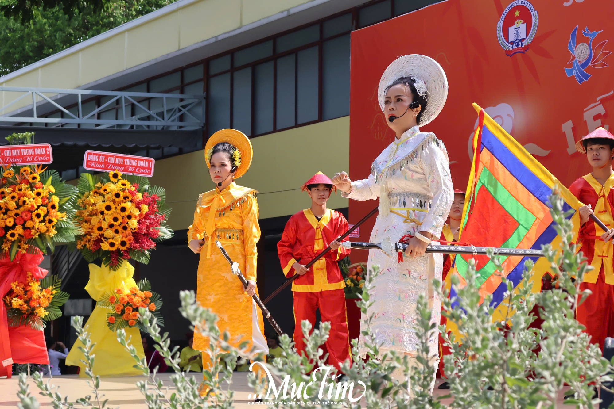 Tiếng trống Mê Linh vang lên tại Trường THPT Hùng Vương trong ngày Giỗ Tổ- Ảnh 1.