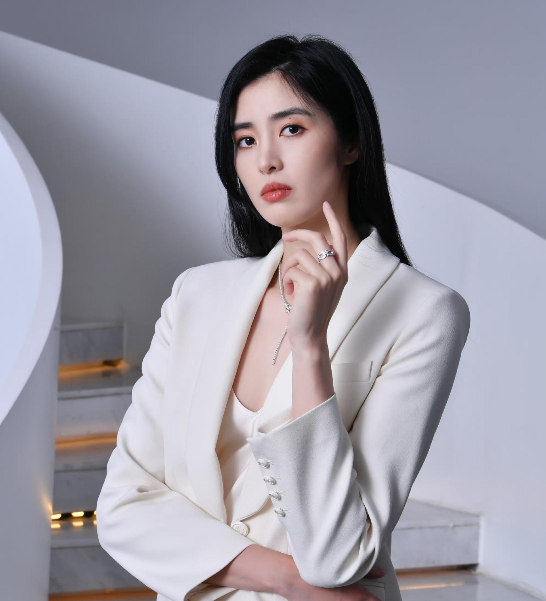 Nữ cầu thủ đẹp nhất Trung Quốc đóng phim Châu Tinh Trì - Ảnh 4.