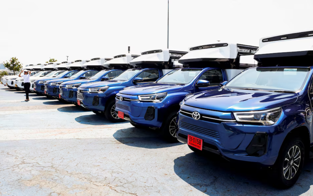 Vietnam deputy PM meets Toyota Asia chief, urges expanded investment - Ảnh 3.