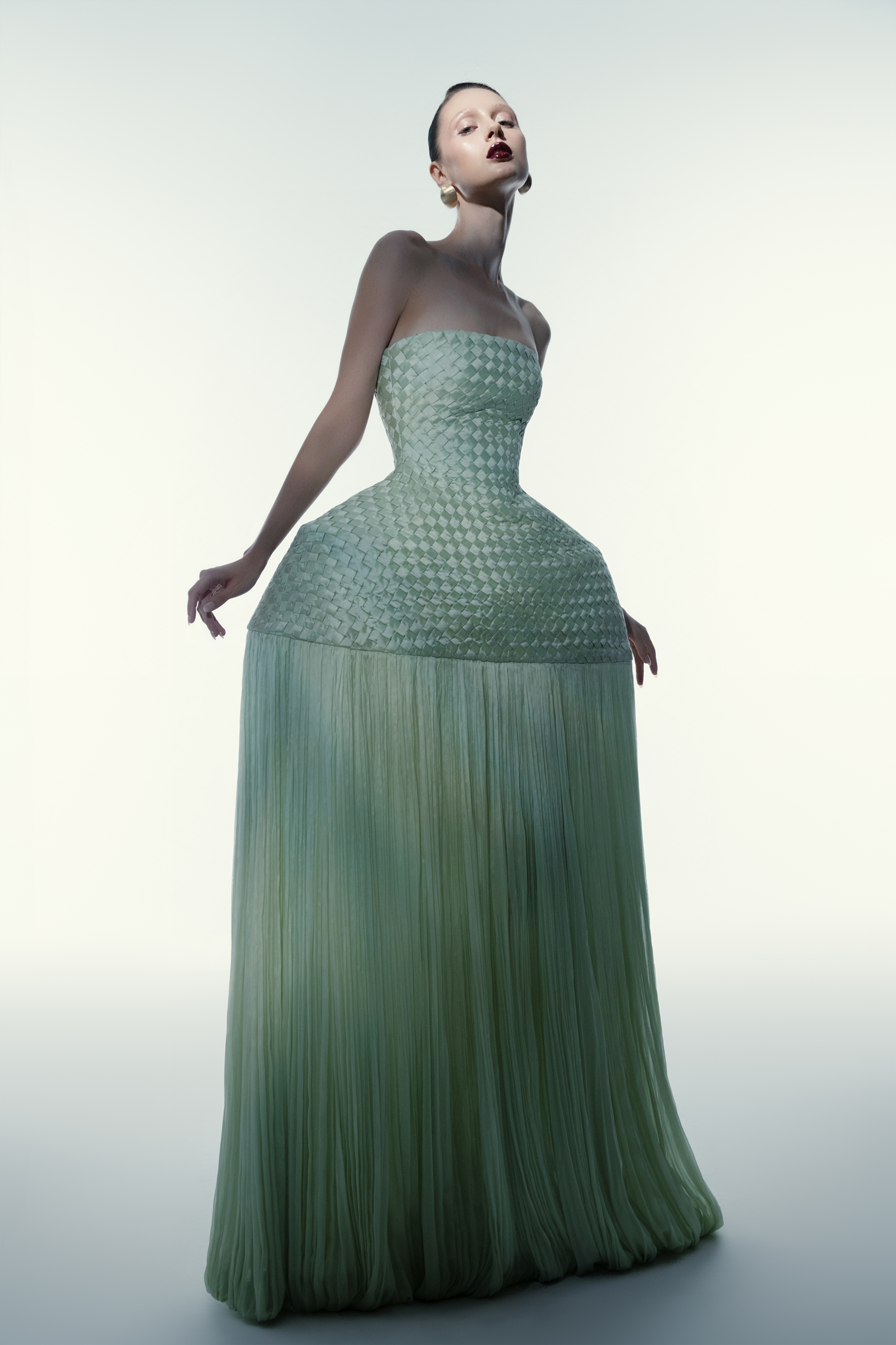 Cong Tri honors Lanh My A silk in Vogue magazine - Photo 11. Công Trí - Ảnh 11.