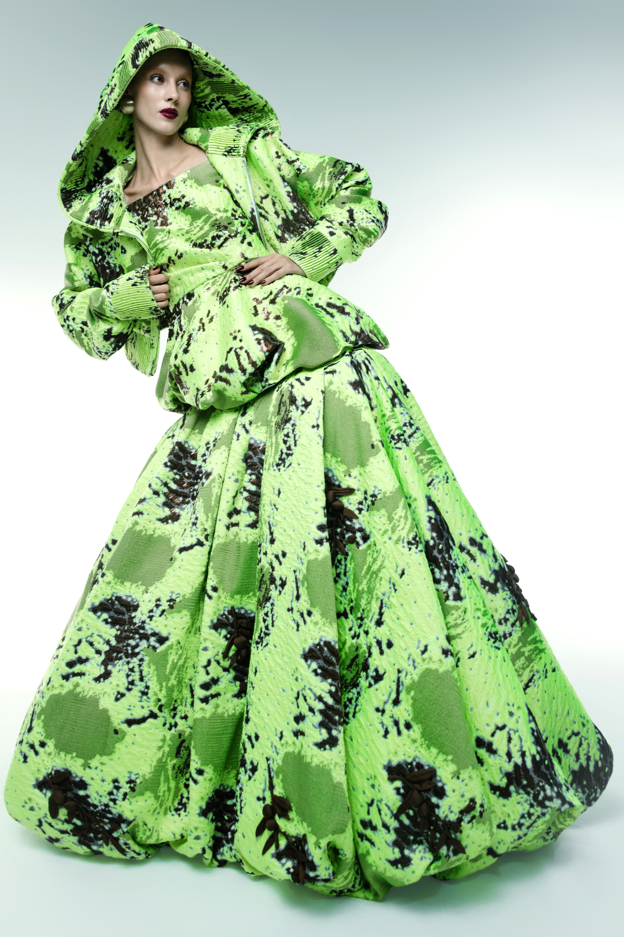 Cong Tri honors Lanh My A silk in Vogue magazine - Photo 14. Công Trí - Ảnh 14.