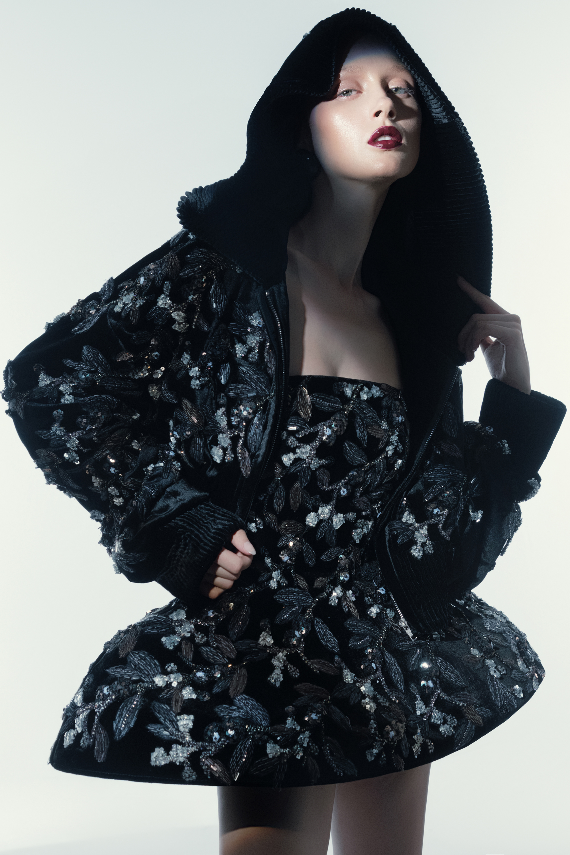 Cong Tri honors Lanh My A silk in Vogue magazine - Photo 6. Công Trí - Ảnh 6.