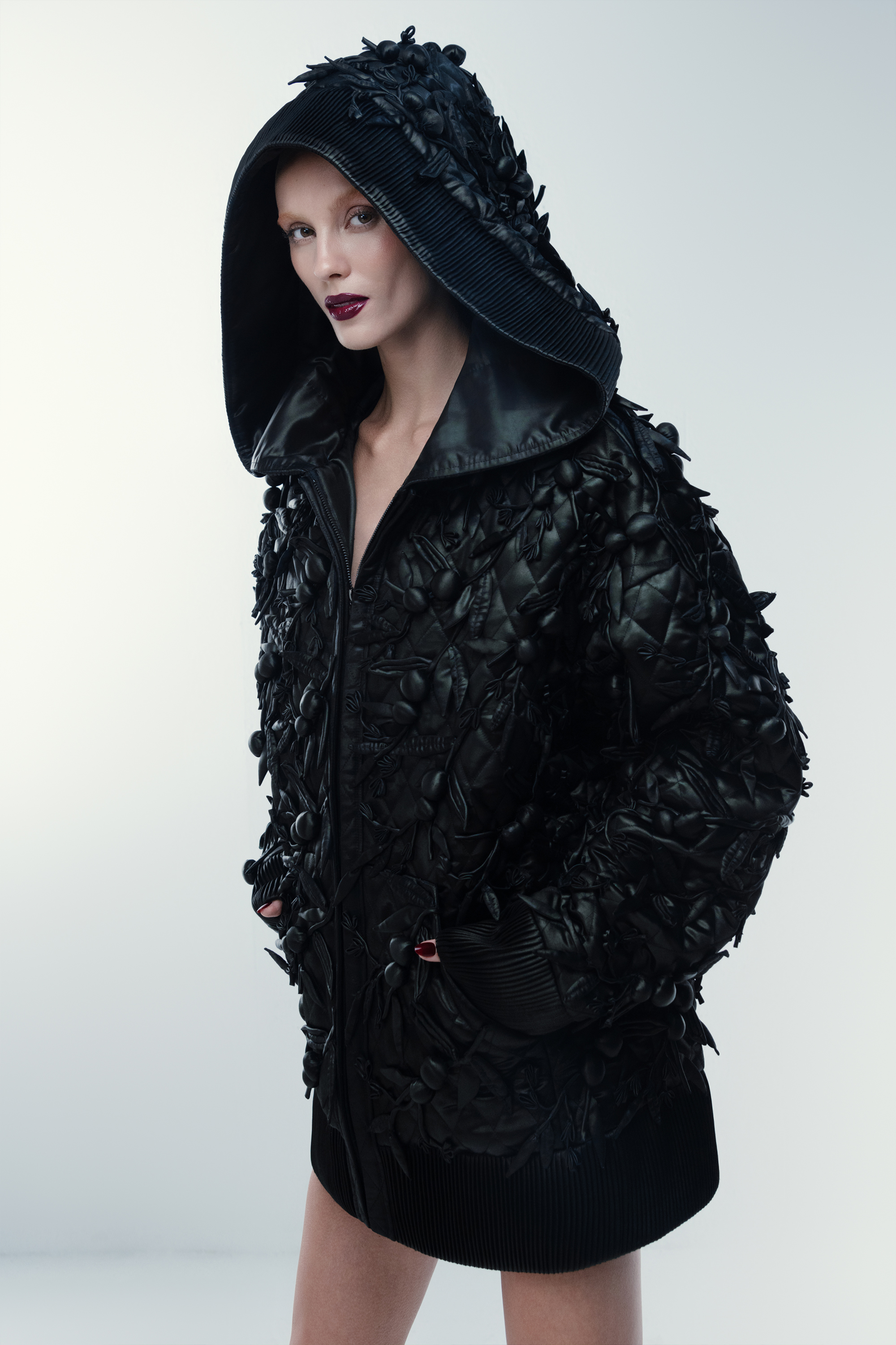 Cong Tri honors Lanh My A silk in Vogue magazine - Photo 16. Công Trí - Ảnh 16.