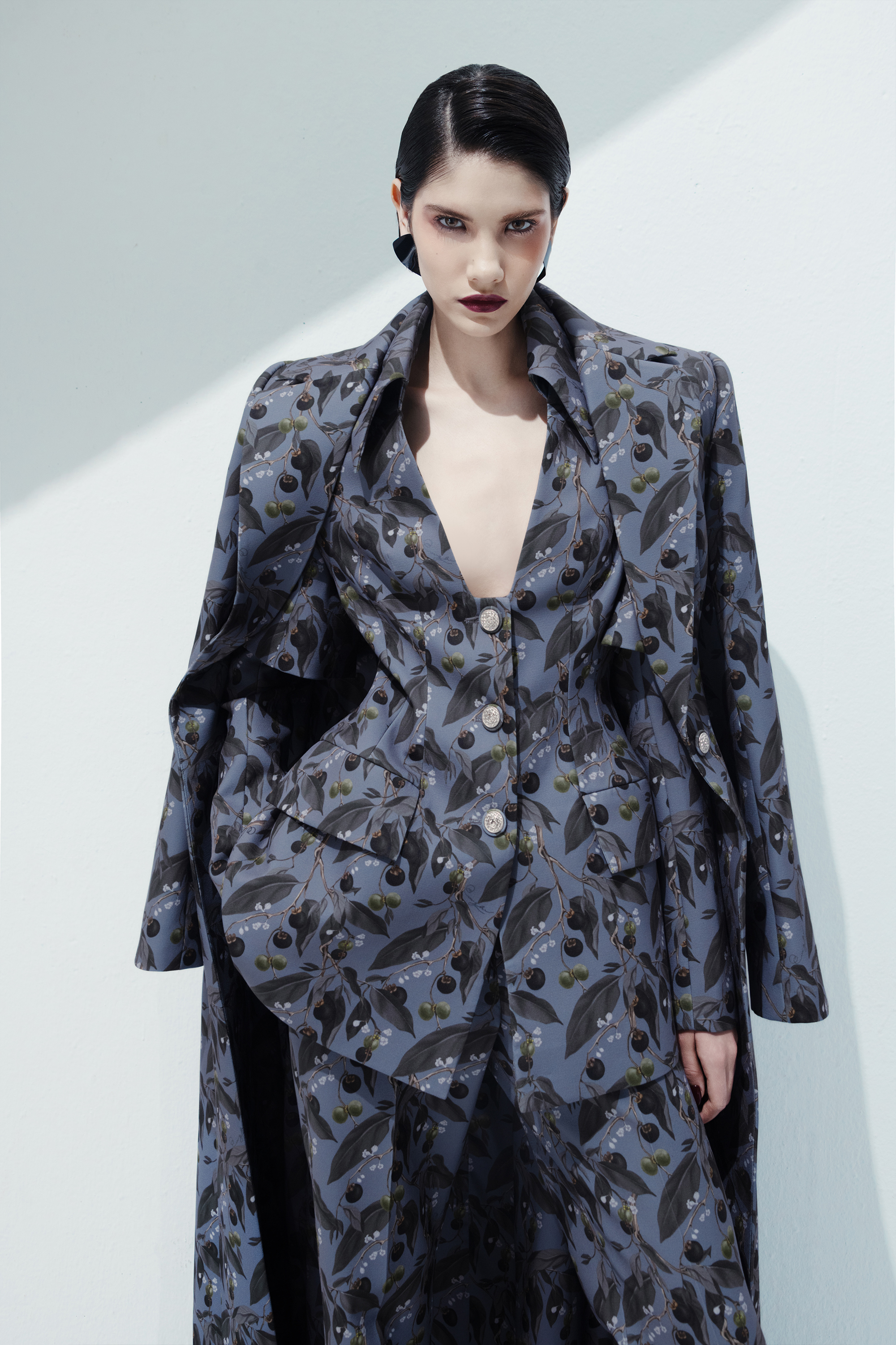 Cong Tri honors Lanh My A silk in Vogue magazine - Photo 18. Công Trí - Ảnh 18.