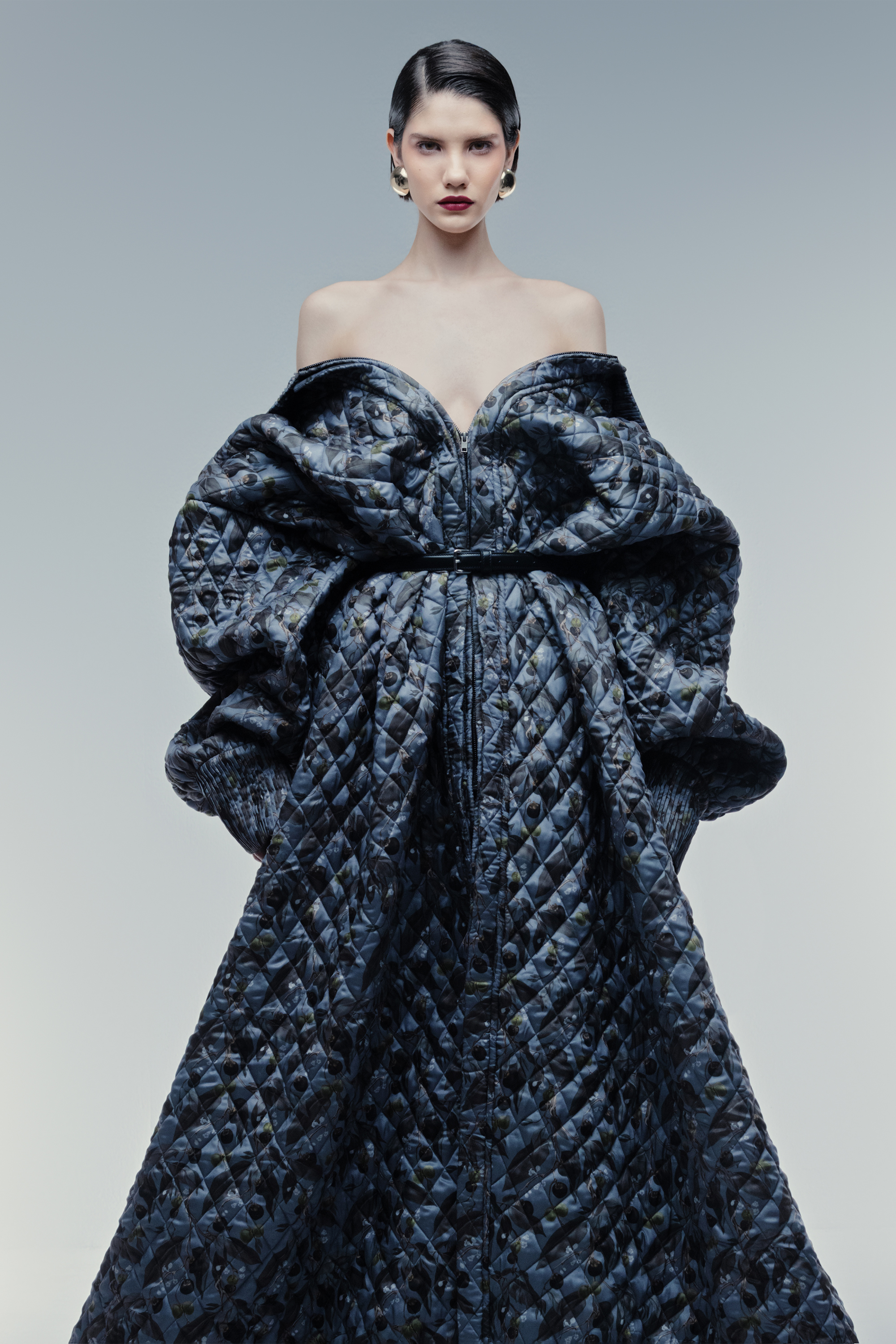 Cong Tri honors Lanh My A silk in Vogue magazine - Photo 7. Công Trí - Ảnh 7.