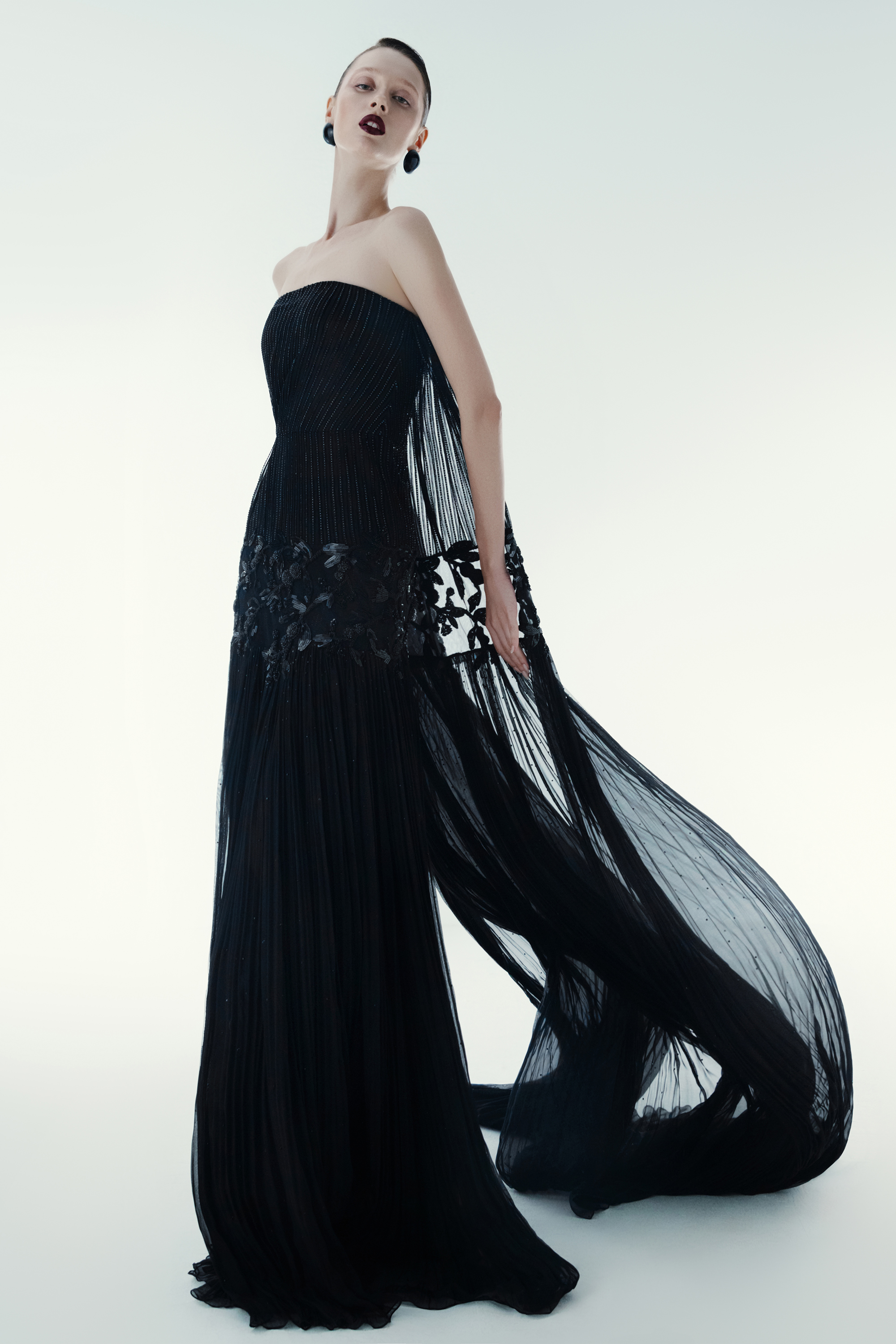 Cong Tri honors Lanh My A silk in Vogue magazine - Photo 9. Công Trí - Ảnh 9.