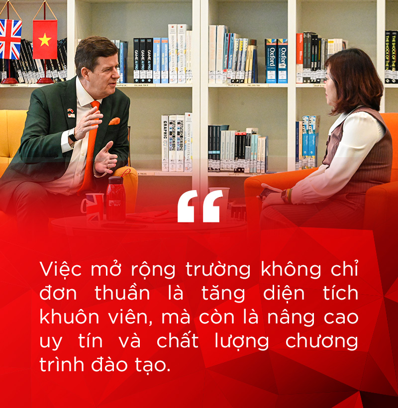 Giáo sư Rick Bennett: Giáo dục đại học không chỉ là bằng cấp, phải phát triển con người toàn diện - Ảnh 1.