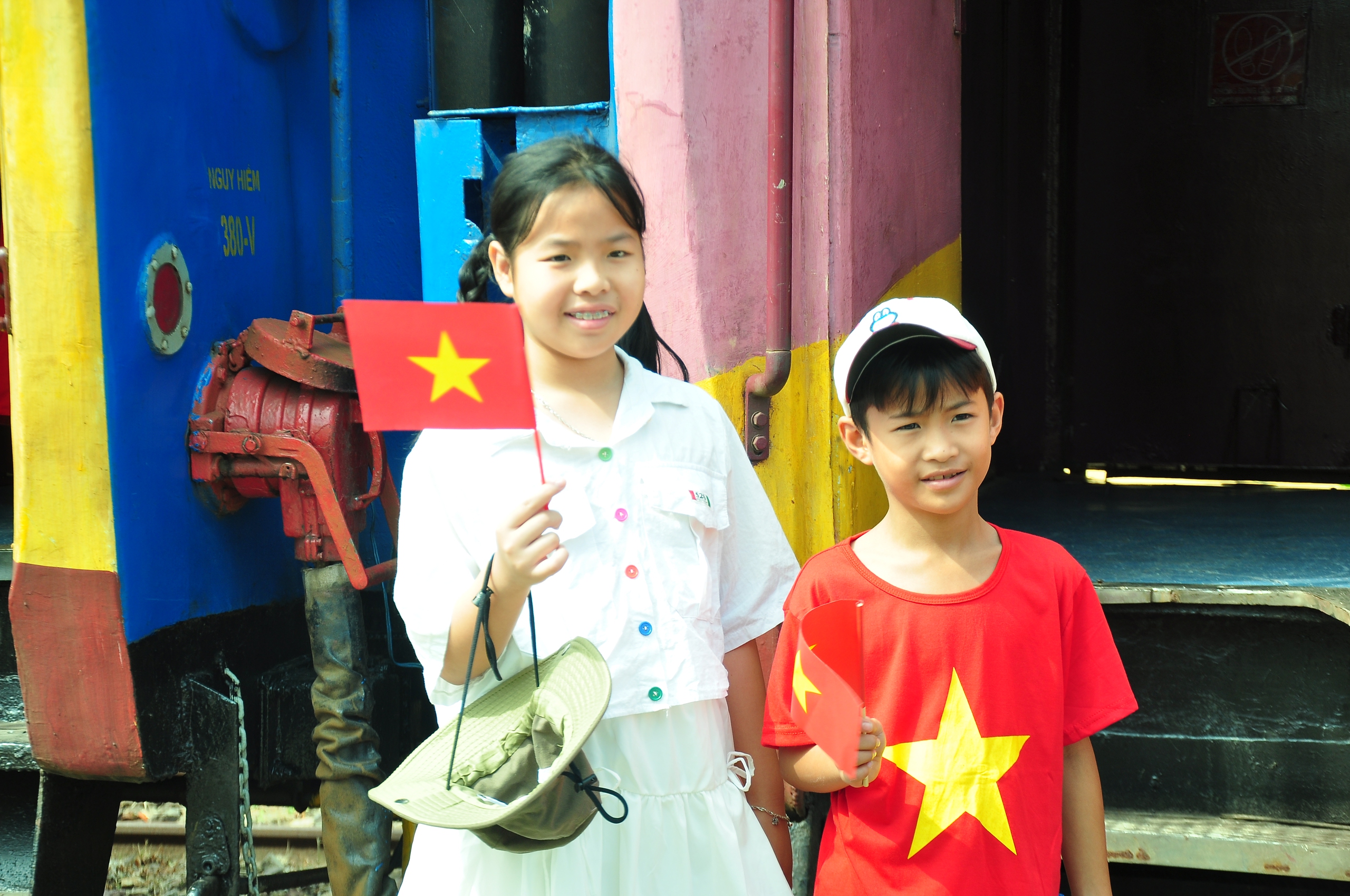 Hào hứng trên chuyến tàu hỏa 'Về miền đất võ' - Ảnh 9.