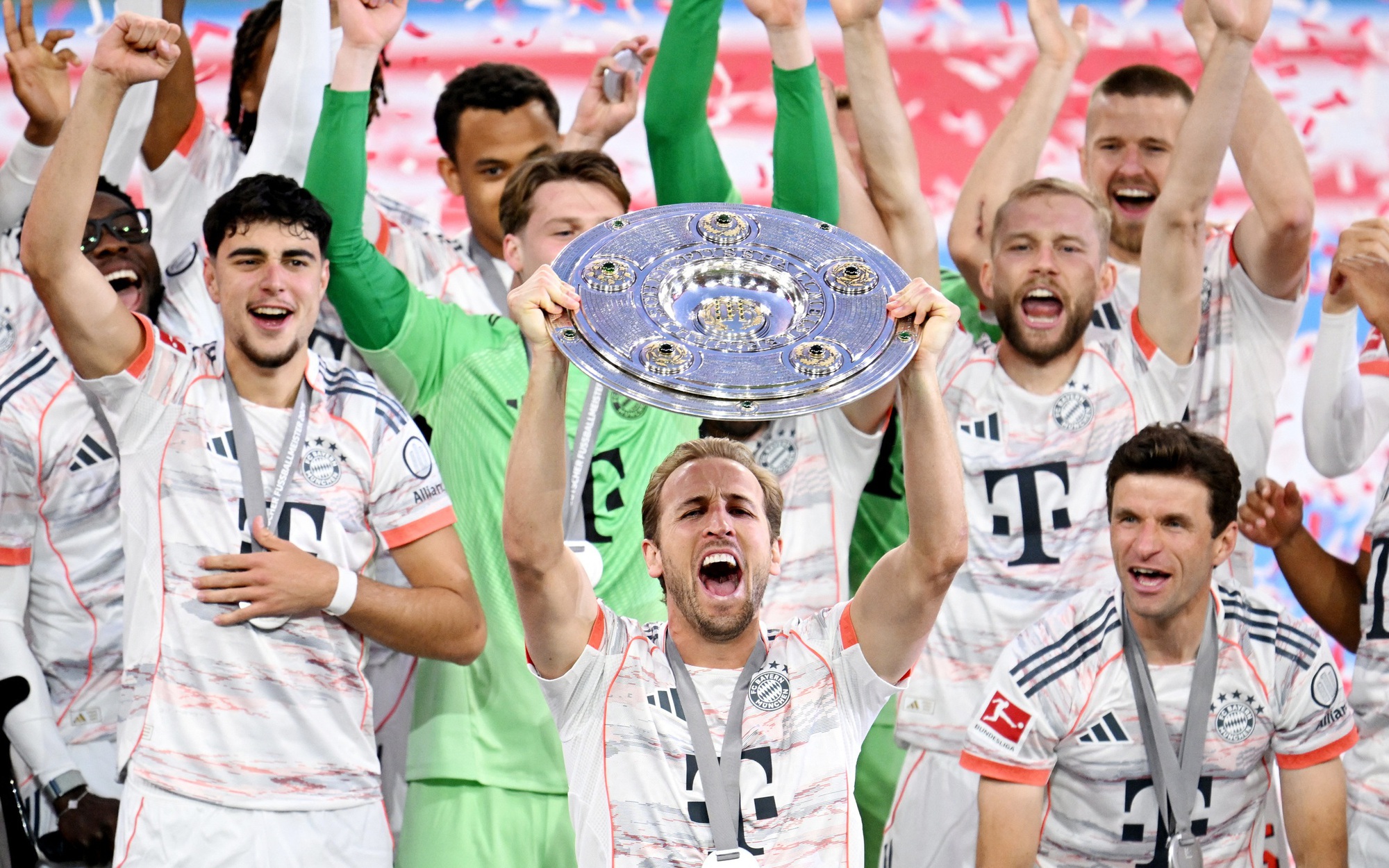 Harry Kane vượt mặt huyền thoại Arjen Robben, lập kỷ lục tại Bundesliga- Ảnh 2.