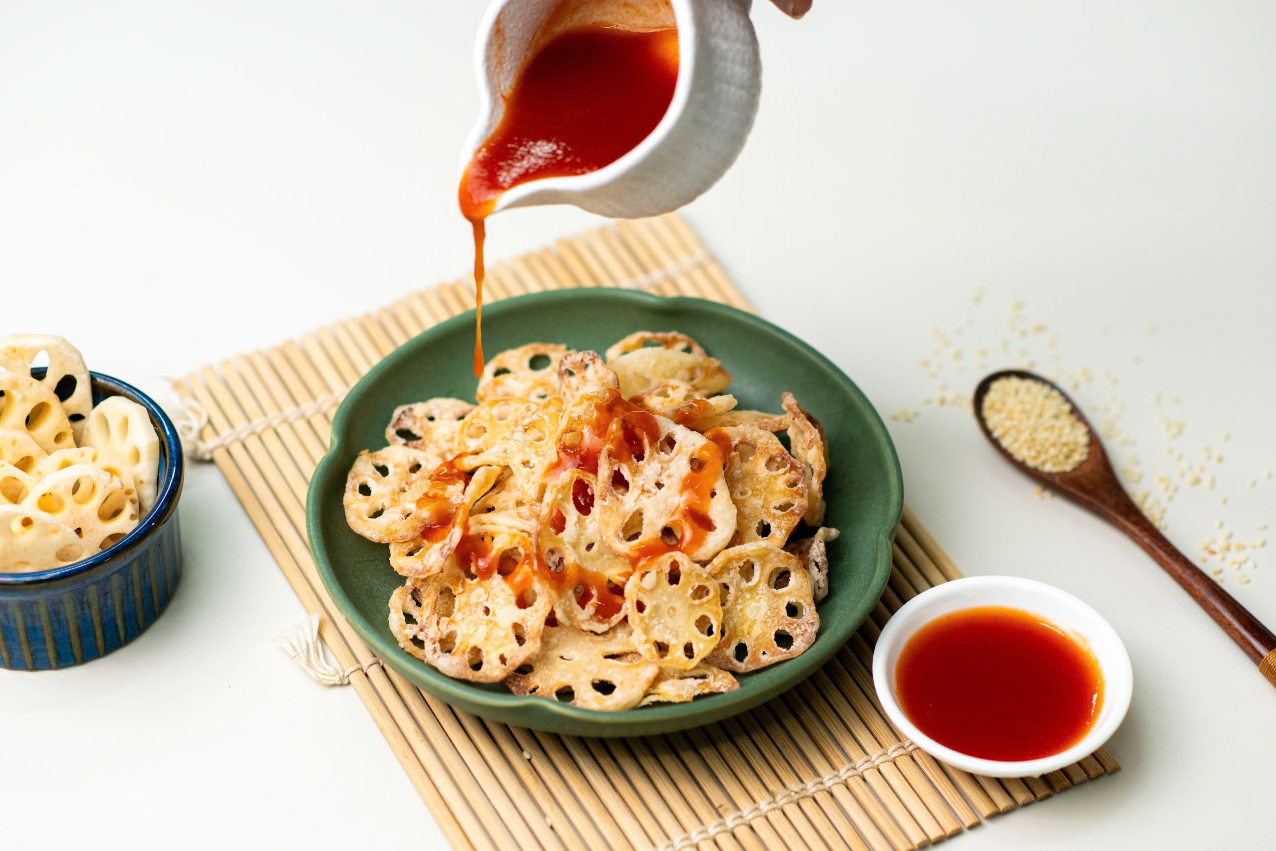Làm món Đậu hủ xốt mắc kén Lai Châu, củ sen Đồng Tháp chiên giòn cùng đầu bếp Thanh Thiện - Ảnh 1. Làm món đậu hũ xốt mắc khén Lai Châu, củ sen Đồng Tháp chiên giòn cùng đầu bếp Thanh Thiện - Ảnh 1.