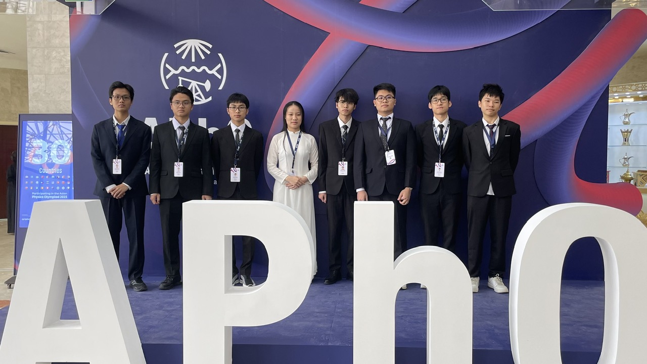 Học sinh Việt Nam 'gặt' vàng tại Olympic vật lý châu Á - Ảnh 1.